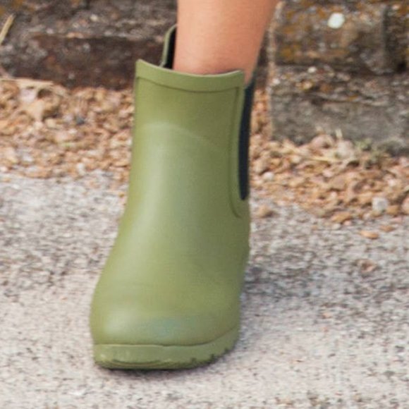 Eco Friendly Waterproof Boots - Picture 5 of 8